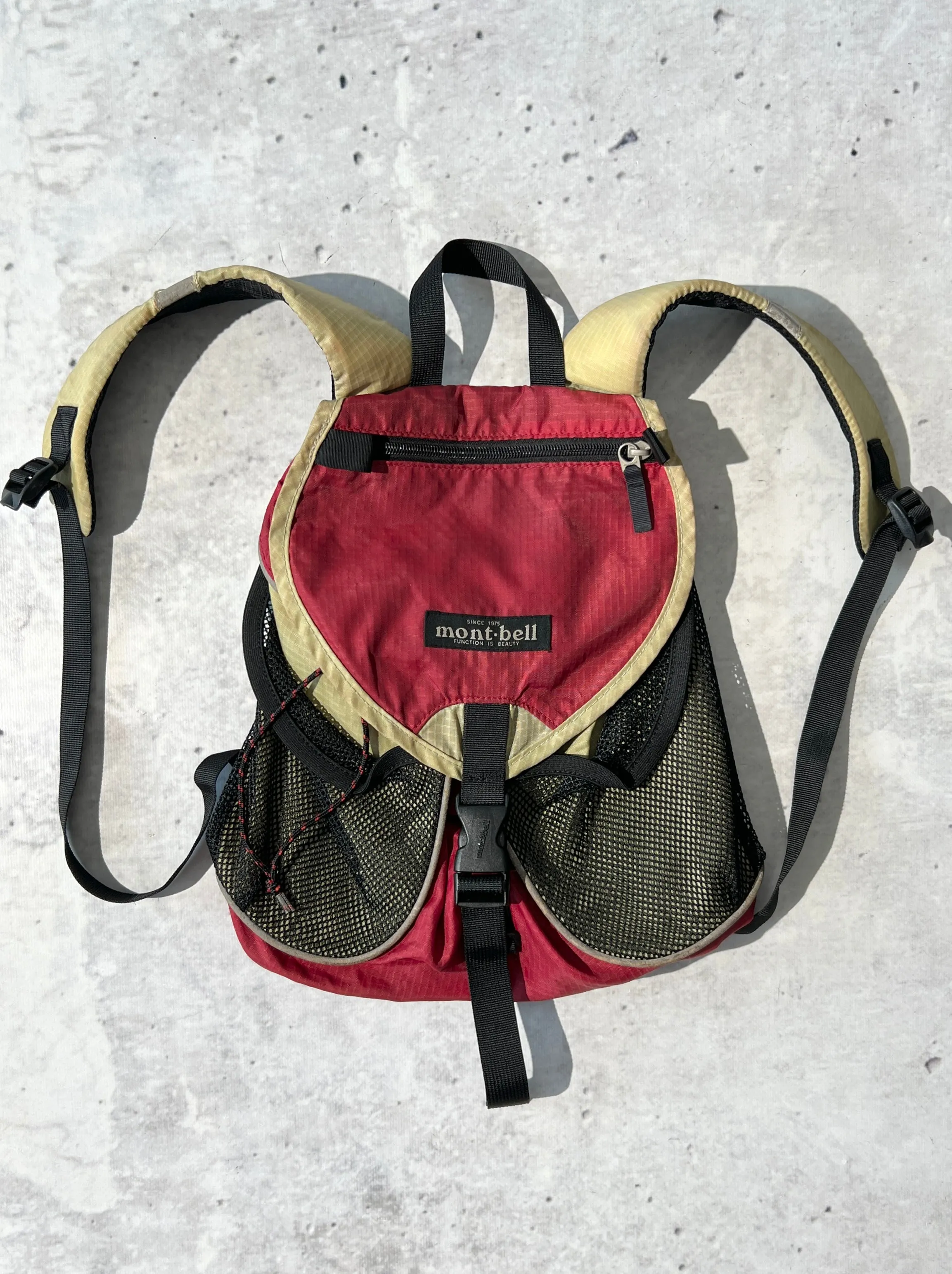 90's Mont Bell ripstop Nylon backpack (one size)