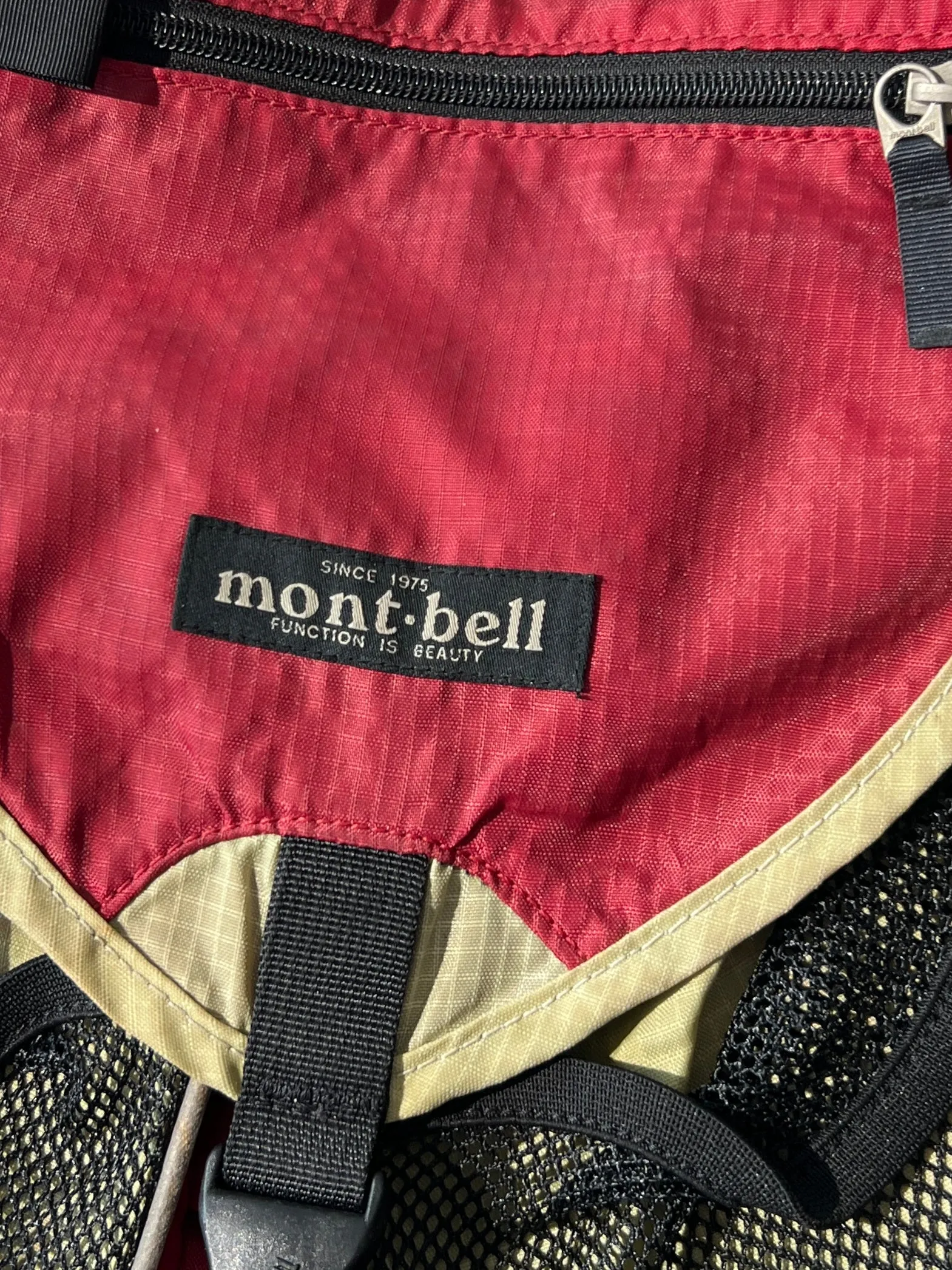 90's Mont Bell ripstop Nylon backpack (one size)