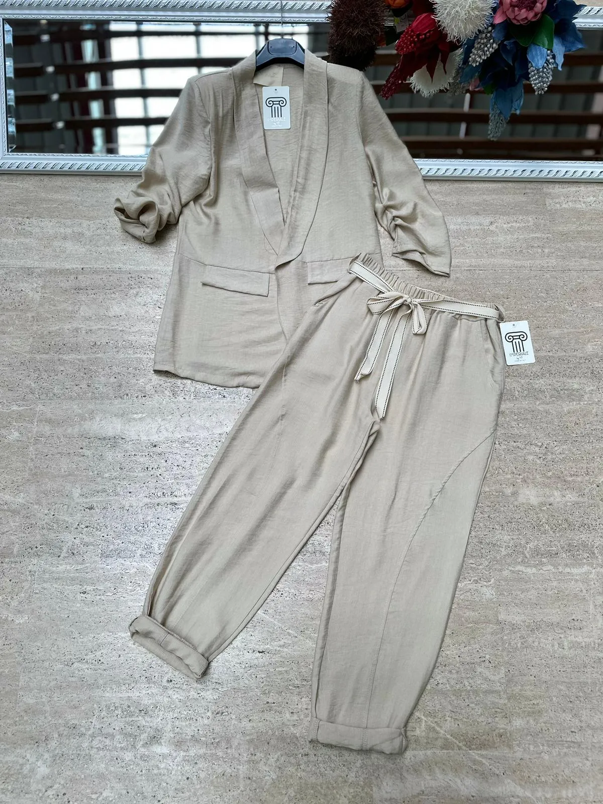 Completo giacca e pantaloni comodo