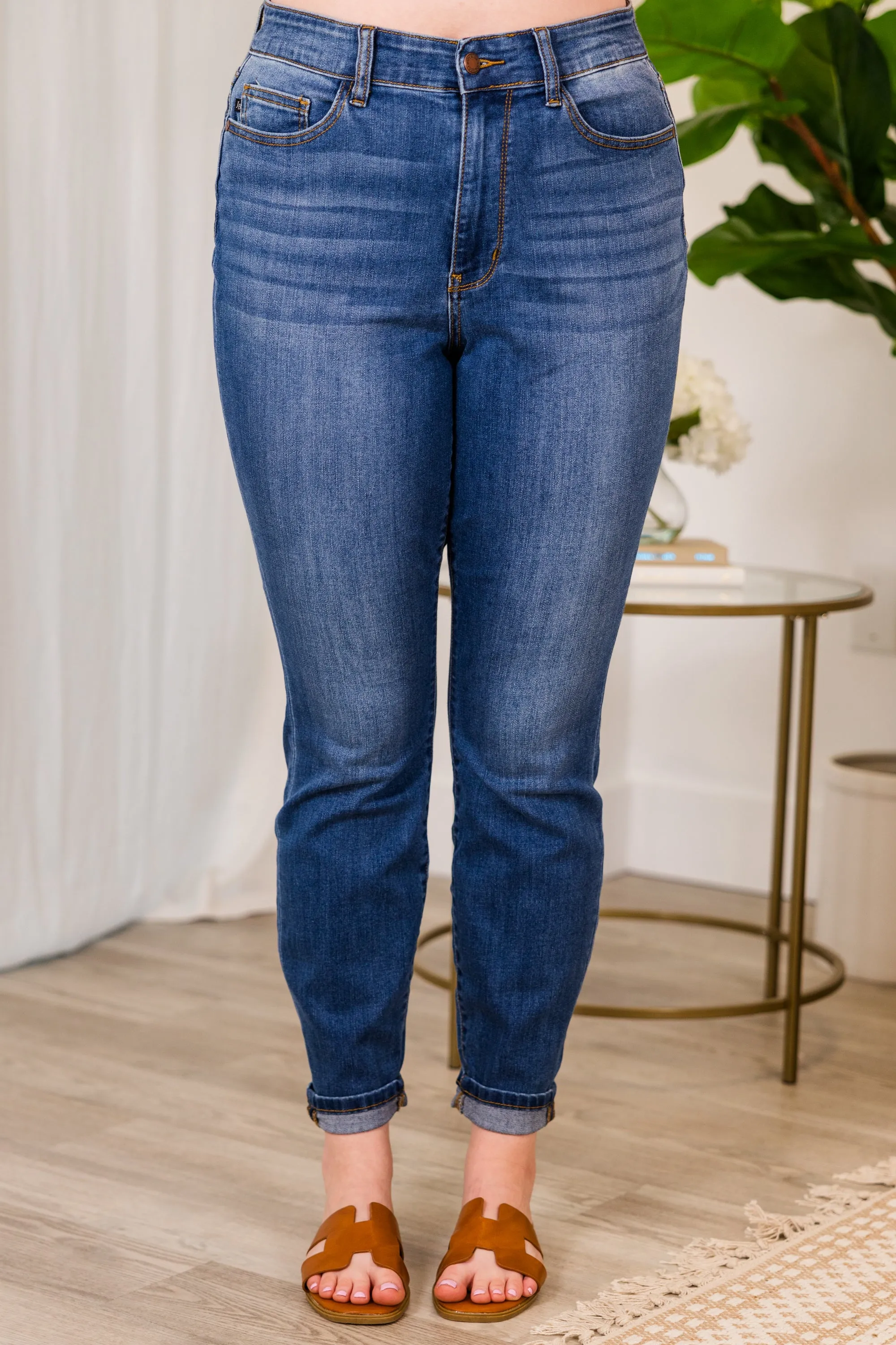 Judy Blue: Off We Go Jeans, Medium Wash