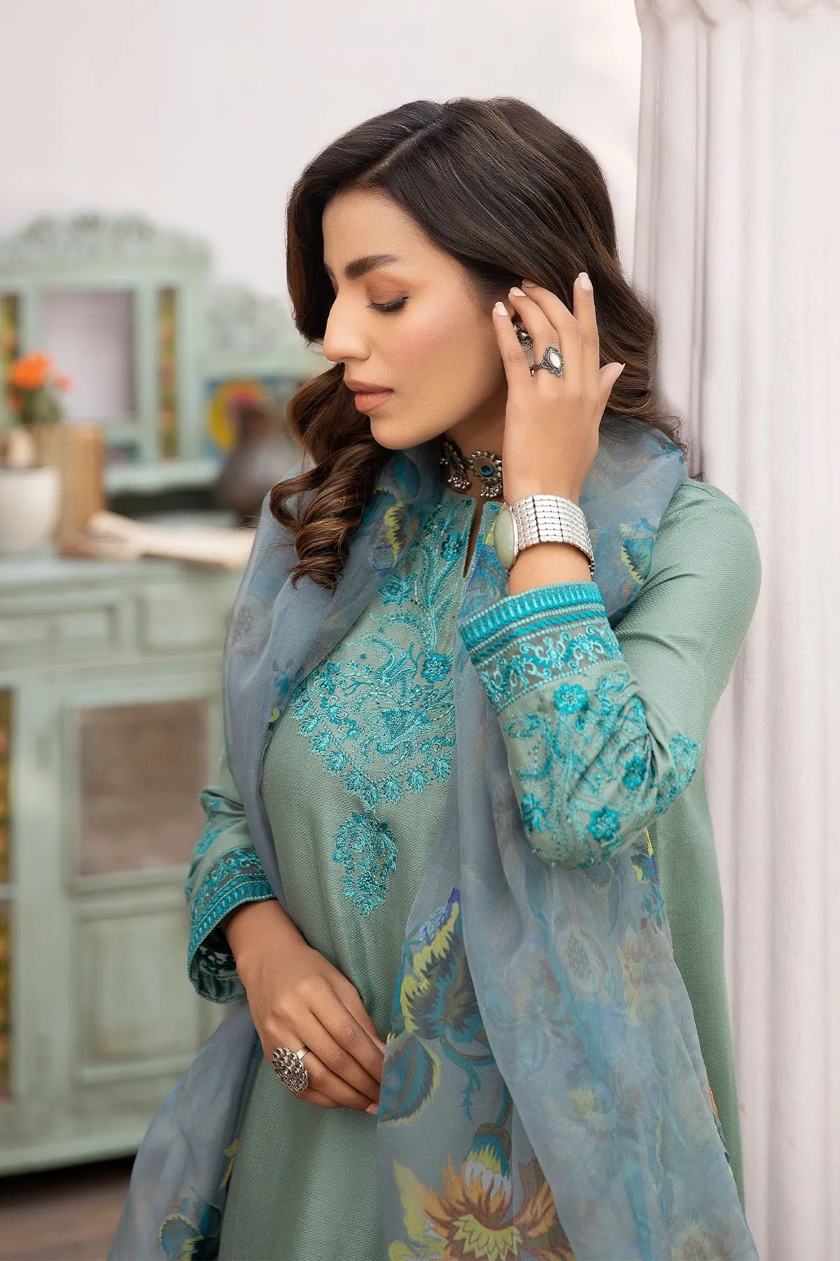 La Rosaa Festive Eid Embroidered Self Lawn Ready to Wear 3Pc Suit LE-24-11