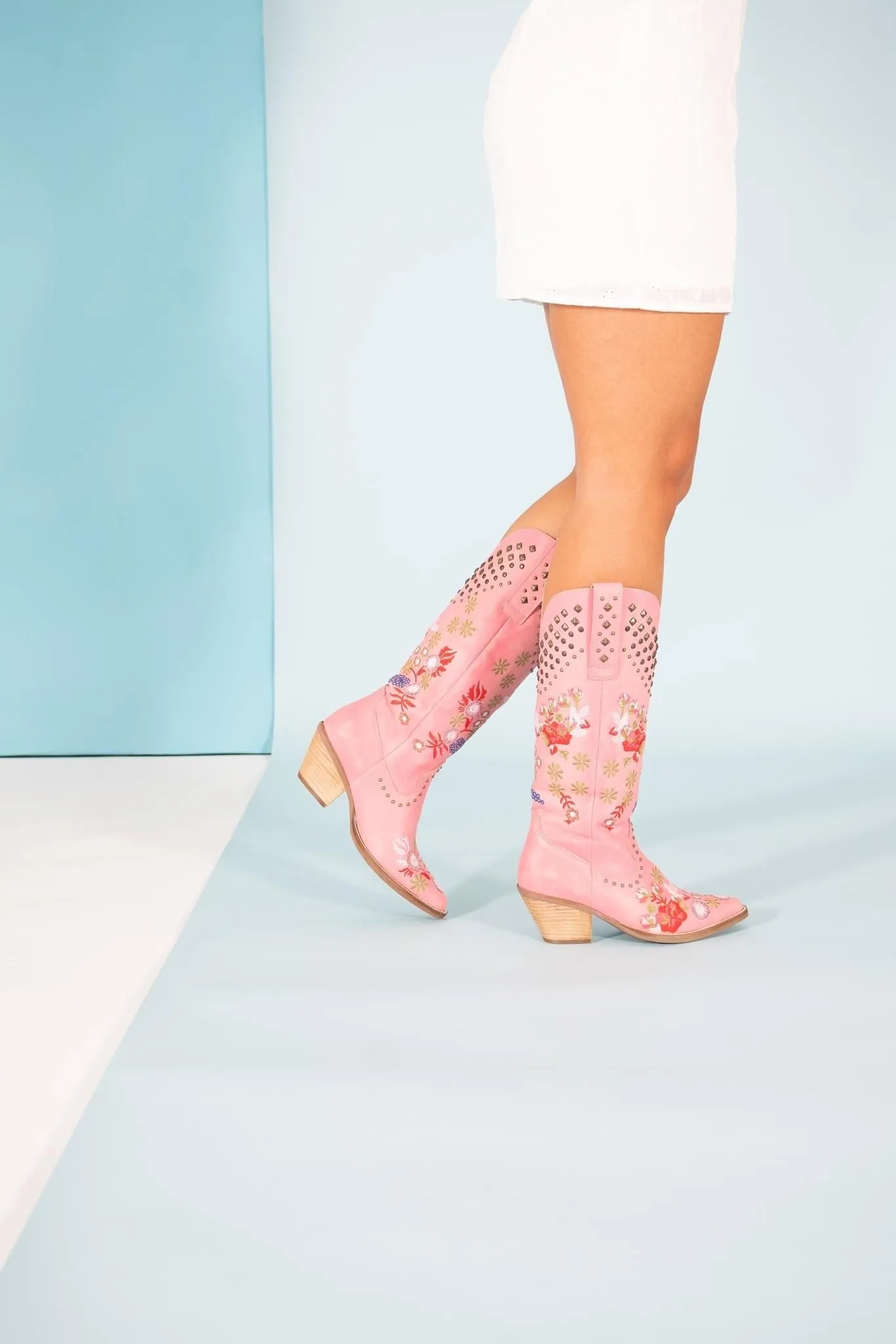 Poppy Pink Embroidered Flower Leather Boots (DS)