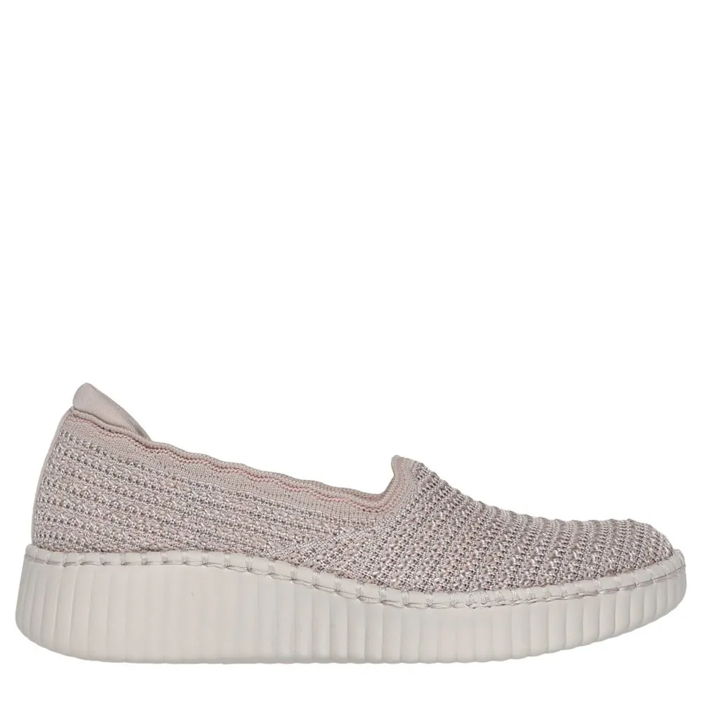 SKECHERS  WOMENS WILSHIRE BOULEVARD SLIP ON SNEAKER