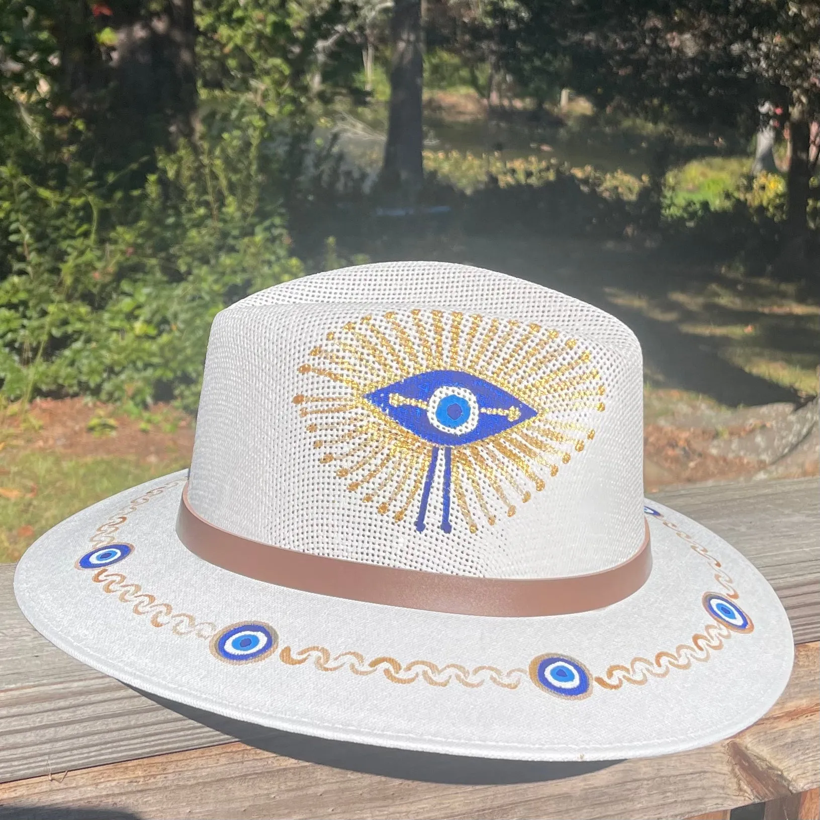 Sombrero White & Blue/ Gold Side Eye