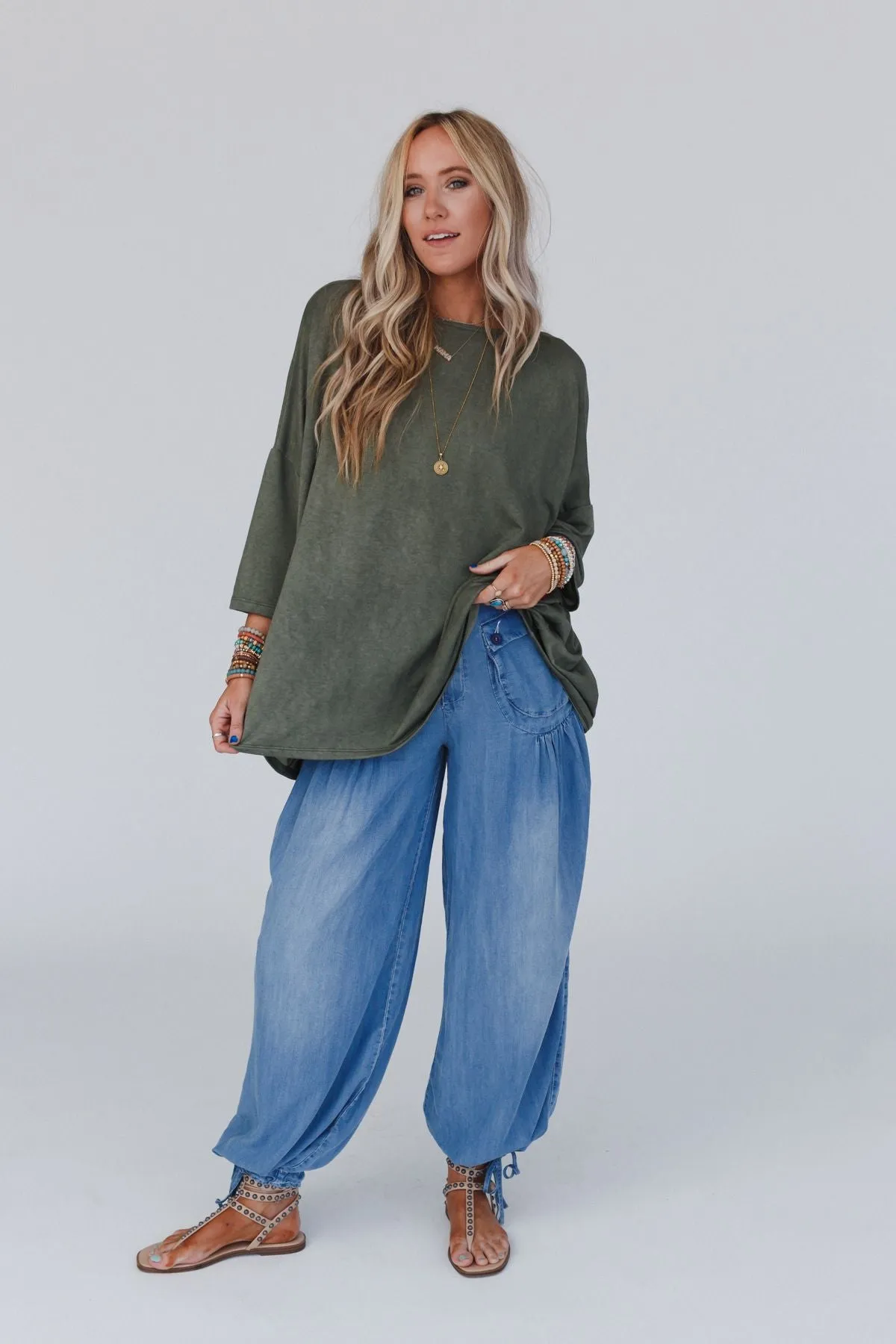 Sunday Stroll Oversized Tee - Olive