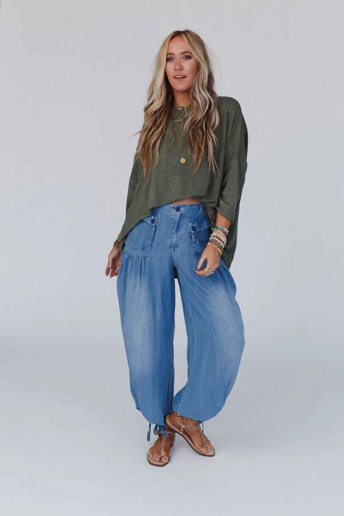 Sunday Stroll Oversized Tee - Olive