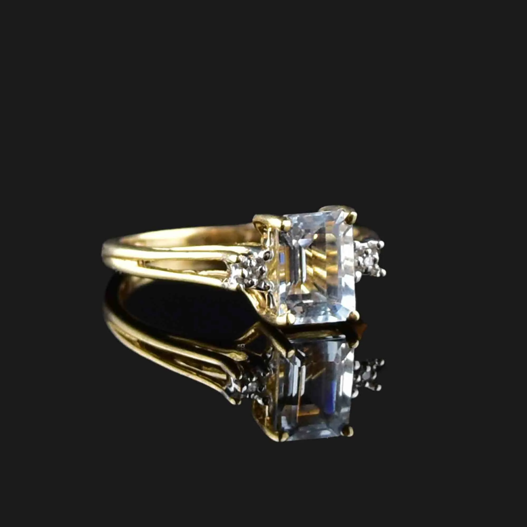 Vintage 10K Gold Diamond Aquamarine Ring