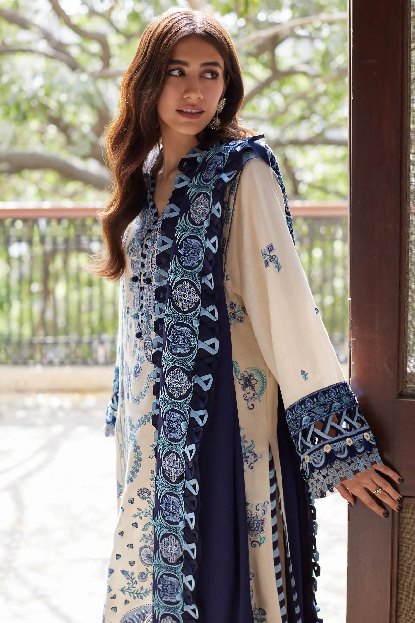 ZAHA by Khadijah Shah Embroidered Karandi Unstitched 3Pc Suit ZW23-07